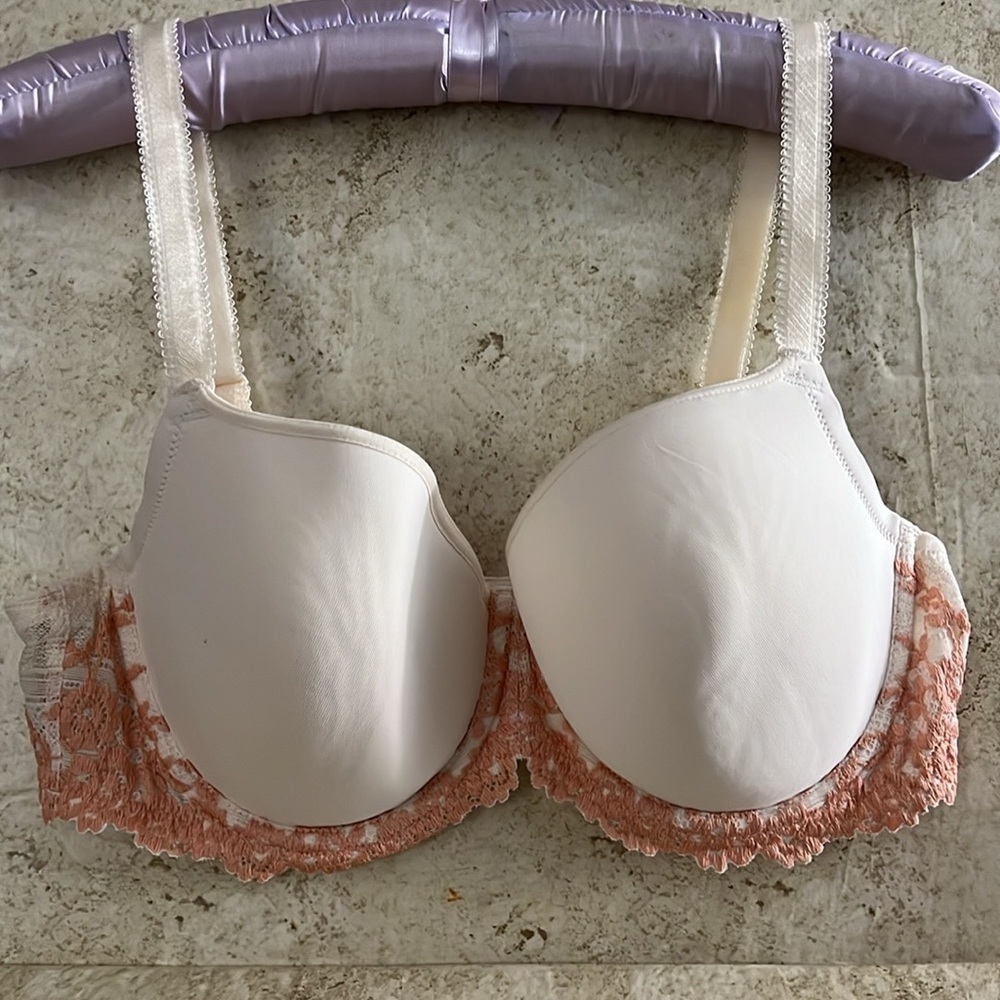 Wacoal Lace Embroidered Bra size 38C NWOT - Picture 7 of 7